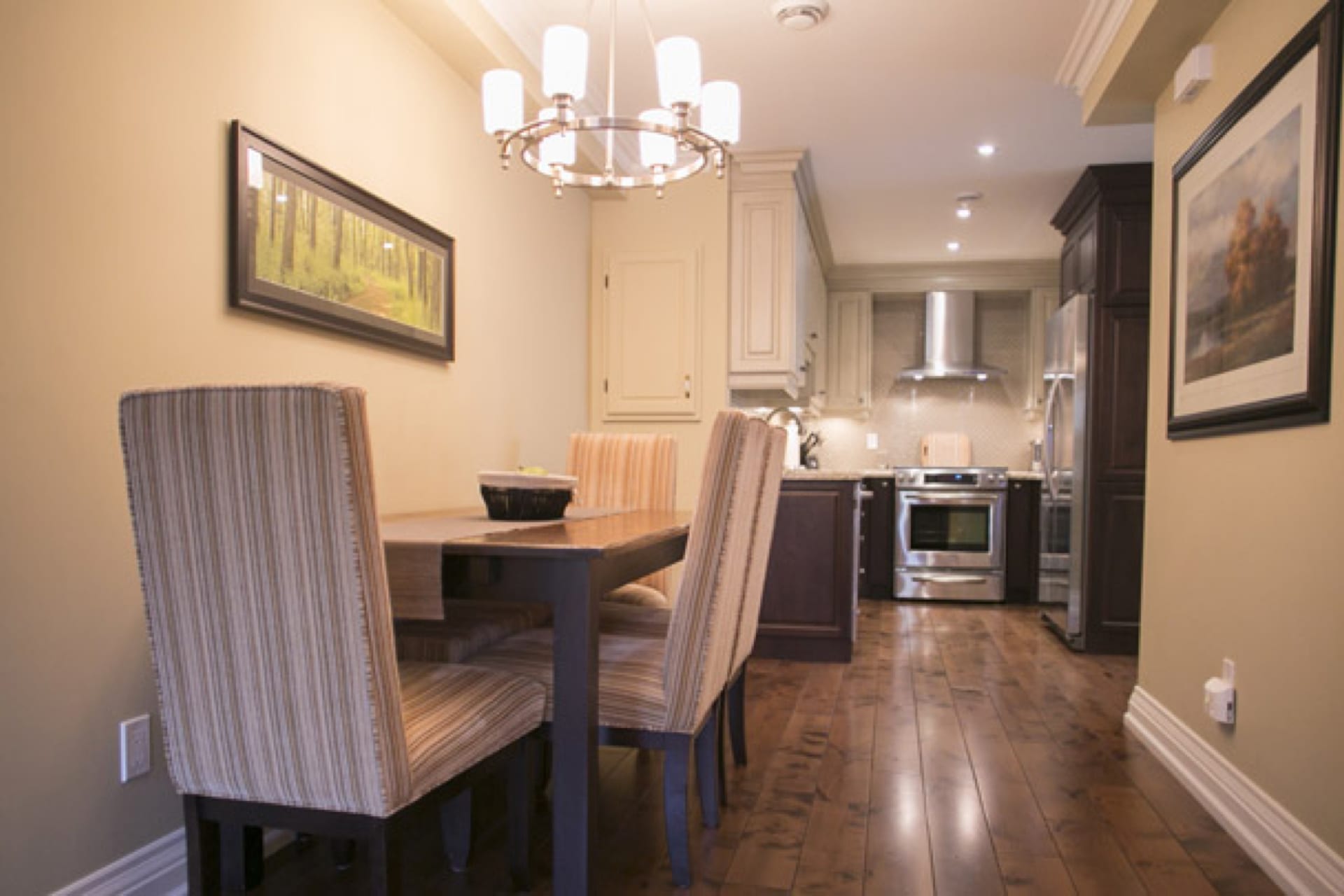 One Bedroom Villa Dining Area