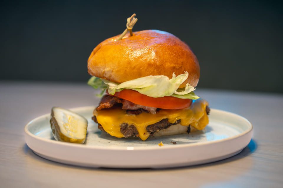 NOTL Bar & Restaurant Burger